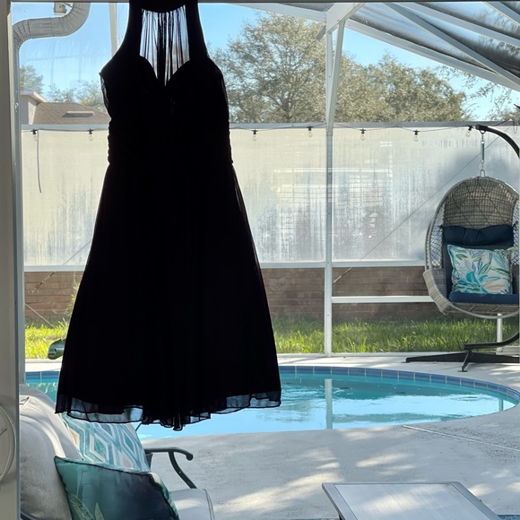 Rich purple formal wear cocktail A-line dress with beaded halter neckline sz 7 - Picture 2 of 7